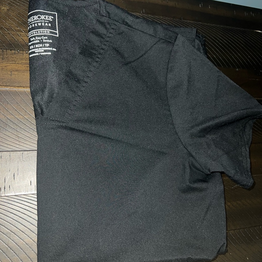 Cherokee Revolution Scrub Top - Size XS